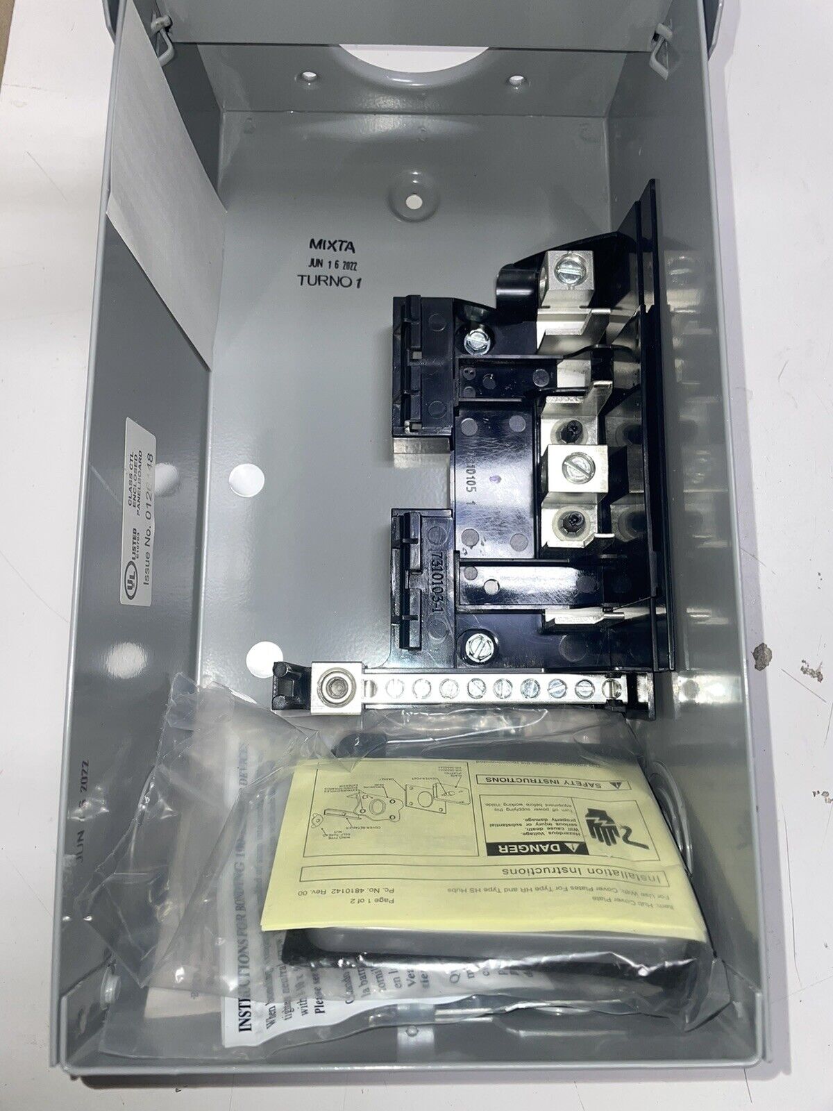 Siemens W0408ML1125U 120/240V 125A 100KA 1-Phase Main Lug Load Center with Bus